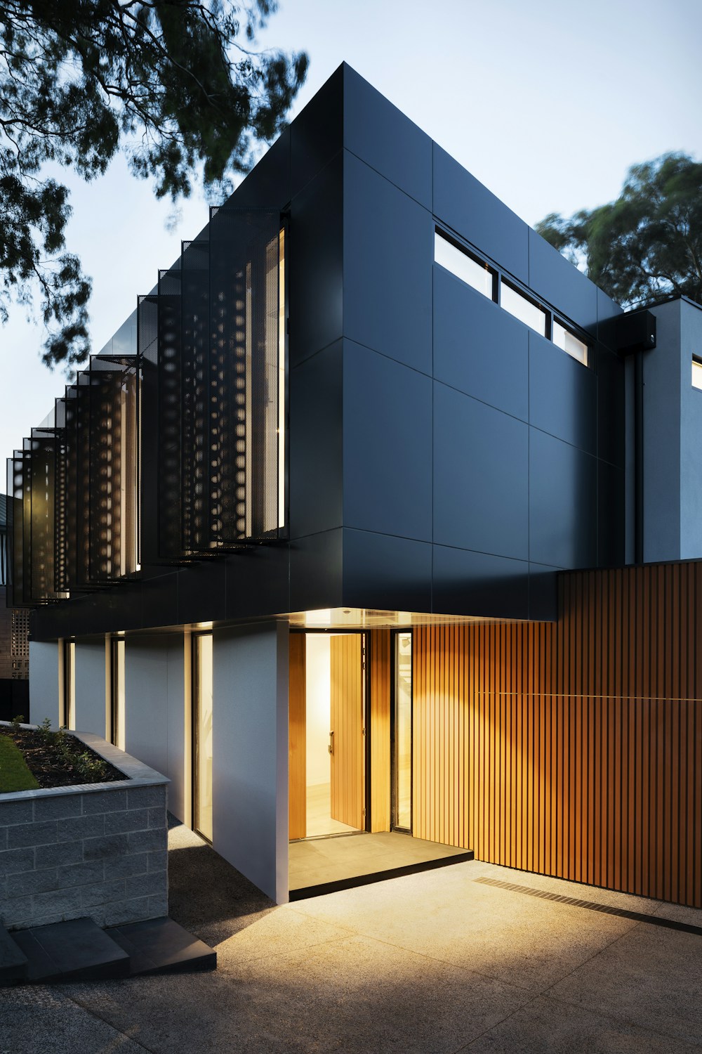 Aluminium with Glass Railing